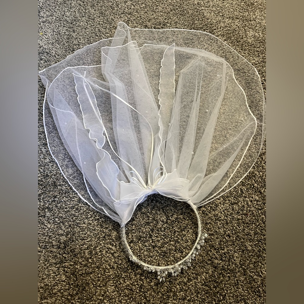 Communion/flower girl veil worn one time